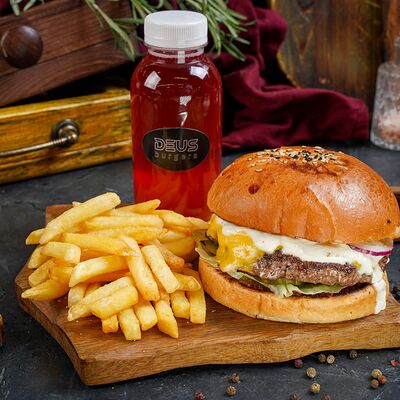 Комбо дабл чиз в Deus Burgers по цене 790 ₽