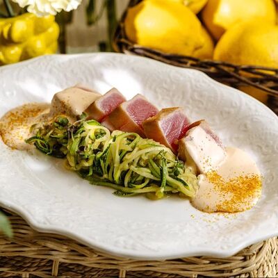 Тальята из тунца со спагетти из цукини в Dodici Italy по цене 1100 ₽