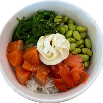 Салат Поке с семгой в Солнечный день по цене 180 ₽