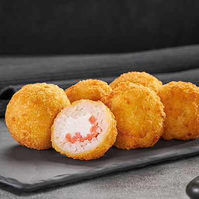 Рисовые шарики с лососем в Суши Мастер по цене 299