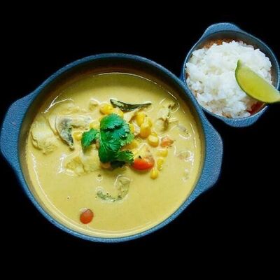 Желтый карри с курицейв Tom-Yam по цене 670 ₽