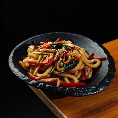 Удон с острой курицей в Buba Sushi по цене 870 ₽