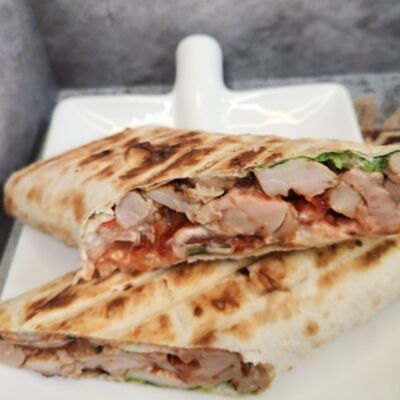 Шаурма Куриная в Шашлыки огонь по цене 490 ₽