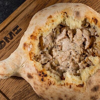 Аджарская лодочка с курицей в сливках M в Tsomi по цене 720 ₽