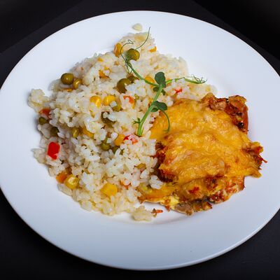 Горбуша с овощами и рисомв Рябинушка по цене 590 ₽