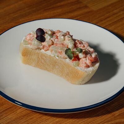 Брускетта с тунцом в Cream Soda по цене 350 ₽