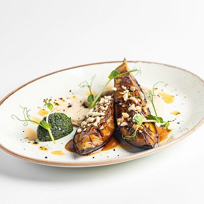 Запеченные баклажаны с пастой из белых бобов в Kitchen по цене 490