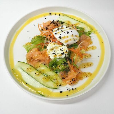 С пряным лососем и цитрусовым соусом в Bucho по цене 600 ₽