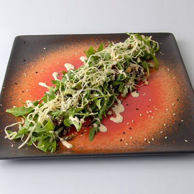 Салат с говядиной в Акияна по цене 549 ₽