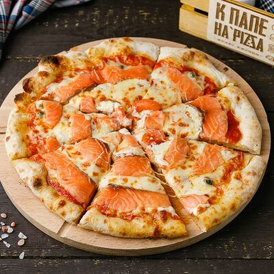 С лососем, маскарпоне и каперсами в К папе на Pizza по цене 995 ₽