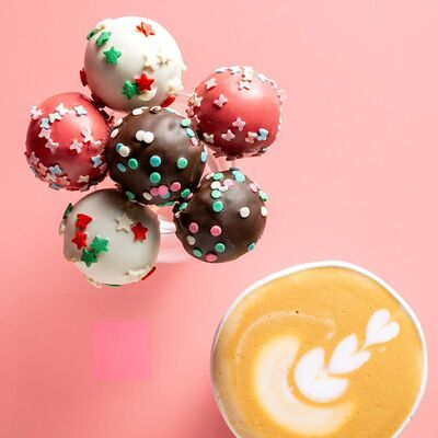 Кейкпопсв Baggins Coffee по цене 150 ₽