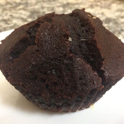 Кейк шоколадныйв Братик Томатик по цене 139 ₽