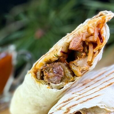 Шаурма со свининой, большая в Шашлык в бору по цене 420 ₽