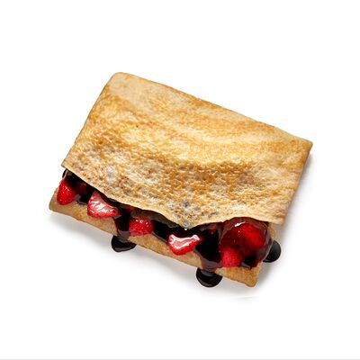 Блин с клубникой и шоколадной пастойв Про. Блин по цене 282 ₽