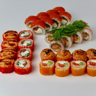 Сет Триумф вкуса в Суши Сэгун и роллы по цене 3200 ₽
