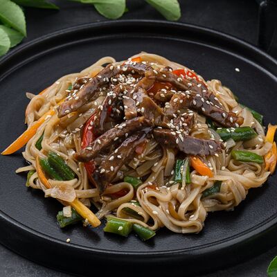 Вок с говядиной в Рыба закусывала по цене 569 ₽