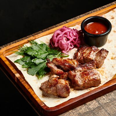 Шашлык из cвинoй шеи в Asian Bar Beef Coin по цене 620 ₽