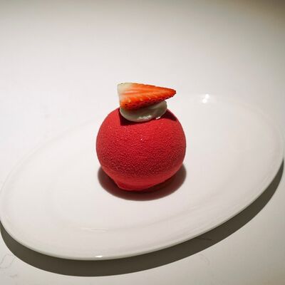 Янд. Клубника со сливками в NoSugar bakery по цене 923 ₽