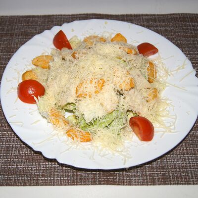 Салат Цезарь в Шашлыки & Пироги по цене 500 ₽