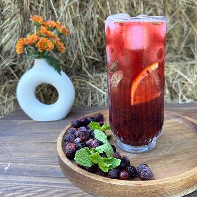 Лимонад черная смородина в По кофе по цене 290 ₽