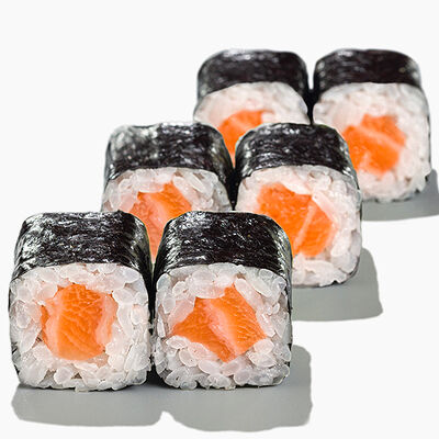 Маки ролл с лососем в Вкус и лосось по цене 390 ₽