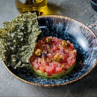 Тартар из тунца в Rombus cafe