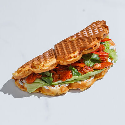 Джонни Пепперони на сырном в Vaffel по цене 499 ₽