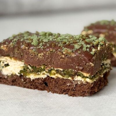 Дубайское пирожное в Burger Heroes по цене 390 ₽