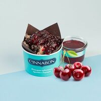 Микс-ролл Вишня в шоколаде в Cinnabon