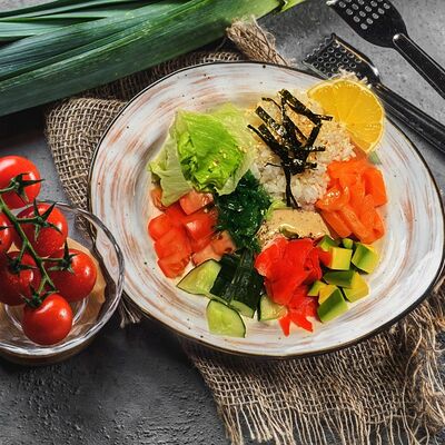 Поке с лососем в Maki Family по цене 349