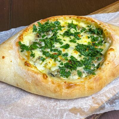 Хачапури с курицей и грибами в Южани с огоньком на Маркса по цене 470 ₽