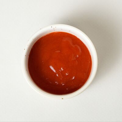 Острый соус Шрирача в NYUSURI корейская кухня по цене 50 ₽