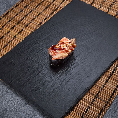 Суши запеченные с лососем в Sushi Max Kolpino по цене 150 ₽