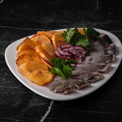 Сельдь с картофелем в Оливье по цене 450 ₽