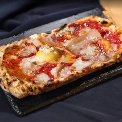 Фокачча Карбонара в Mama Roma по цене 662 ₽