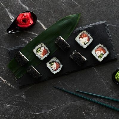 Ролл Блэк в SUSHI LAND LUXURY по цене 1299 ₽