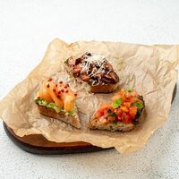 Ассорти из брускетт в Pasta Uno