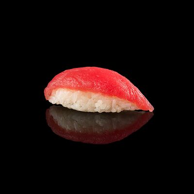 Суши с тунцом в Вкус и лосось по цене 135