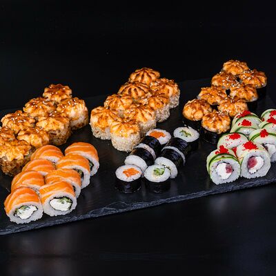 Сет своя компания в СушиТаяки по цене 4338 ₽