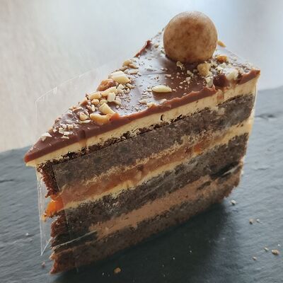 Торт Сникерс в Столовая по цене 339 ₽