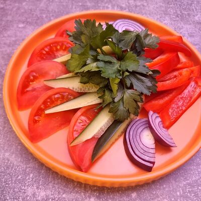 Овощная тарелкав Мемфис кафе по цене 150 ₽