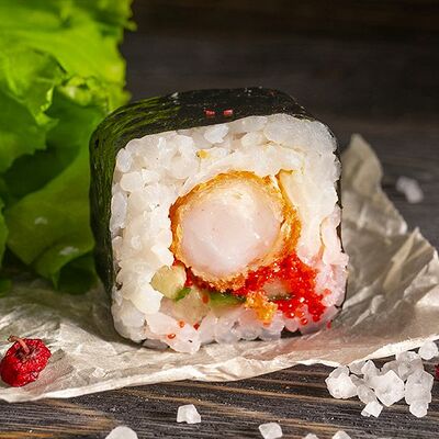 Ролл с креветкой темпура в Дом роллов по цене 221 ₽