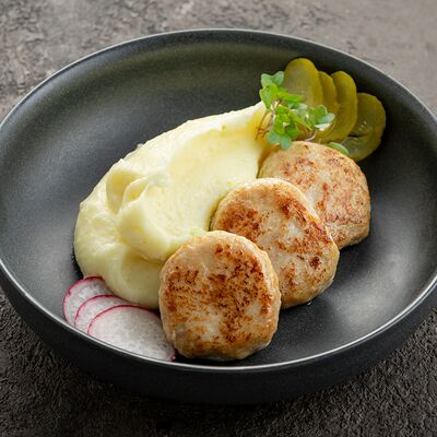 Куриные котлеты с пюре в Butcher & Banker по цене 650 ₽