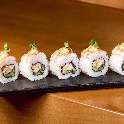 Tom Yum ролл в Мао по цене 455 ₽