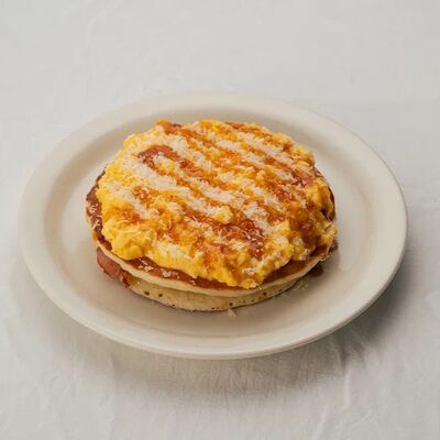 Оладушек со скрэмбломв Civil Coffee Bar по цене 630 ₽