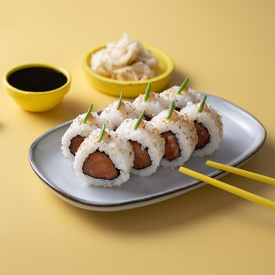 Ролл с лососем и спайси в Rollwell по цене 1210 ₽