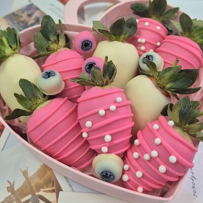 Клубника в шоколаде Маленькое сердце в Strawberry Мастерская клубники в шоколаде по цене 3800 ₽