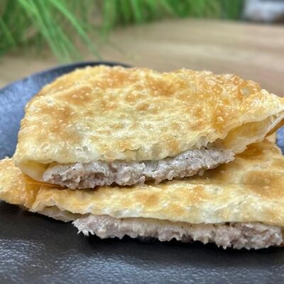 Чебурек Свинина-говядина в Чебурек номер 1 по цене 230 ₽