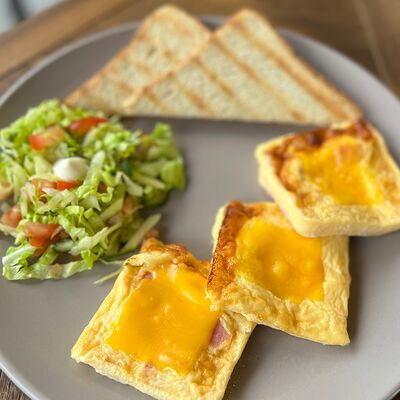 Омлет с ветчиной в Кофейня Безе по цене 390 ₽