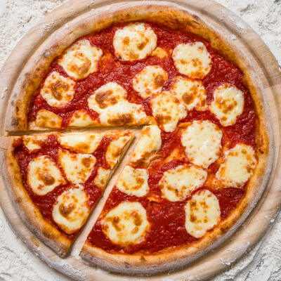 Пицца Маргарита в Be My Pizza! по цене 765 ₽